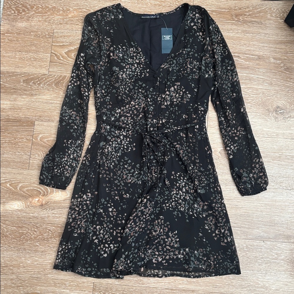 New! Abercrombie & Fitch black/gray/pink chiffon button front mini dress, Small